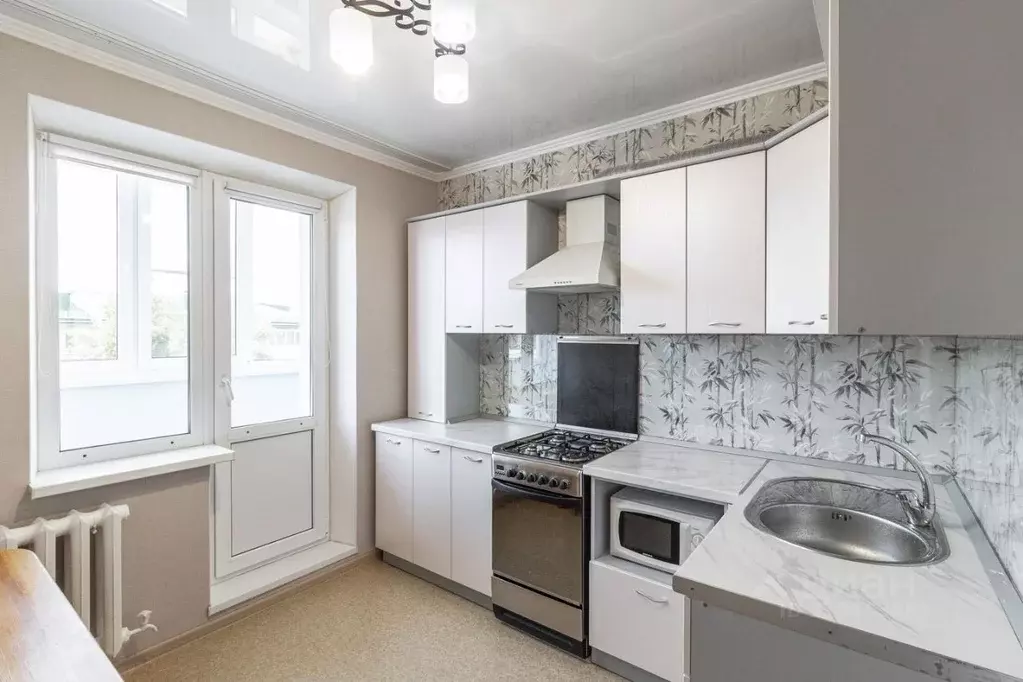 3-к кв. Омская область, Омск просп. Королева, 14/3 (70.0 м) - Фото 2