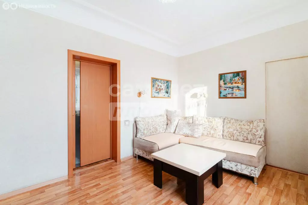 3-комнатная квартира: Омск, улица Орловского, 12 (61 м) - Фото 1