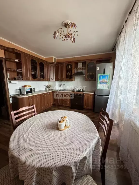 3-к кв. Омская область, Омск ул. Звездова, 129/1 (88.1 м) - Фото 0