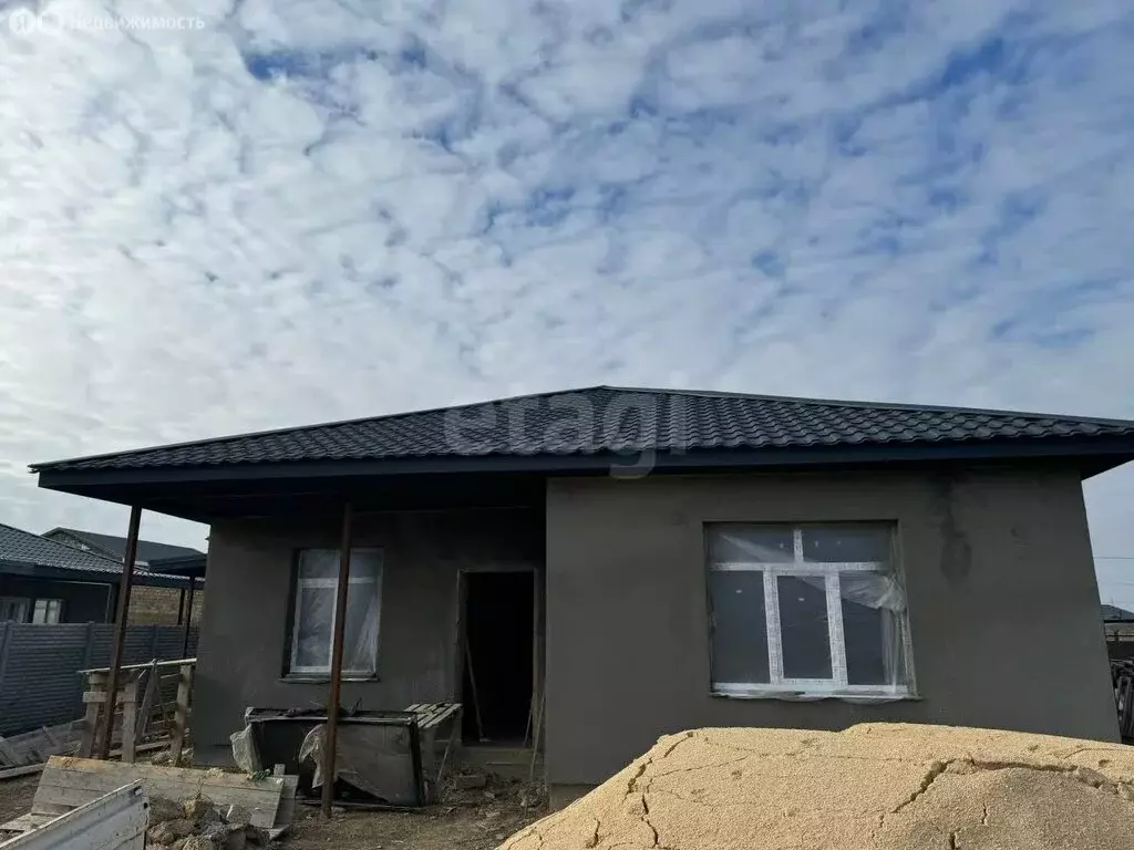 Дом в село Мирное, Богатая улица (130 м) - Фото 0
