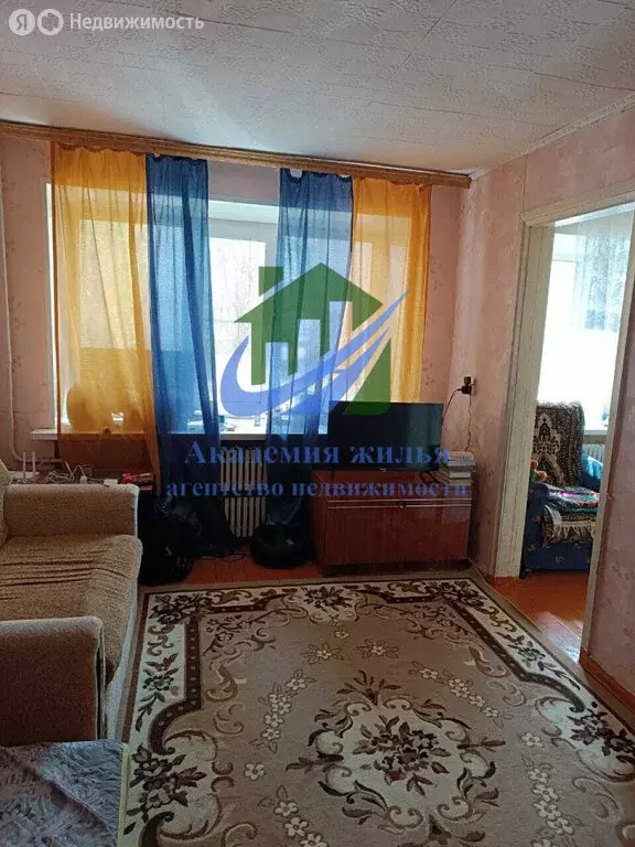 2-комнатная квартира: посёлок Новоорск, улица Комарова, 11 (40 м) - Фото 1