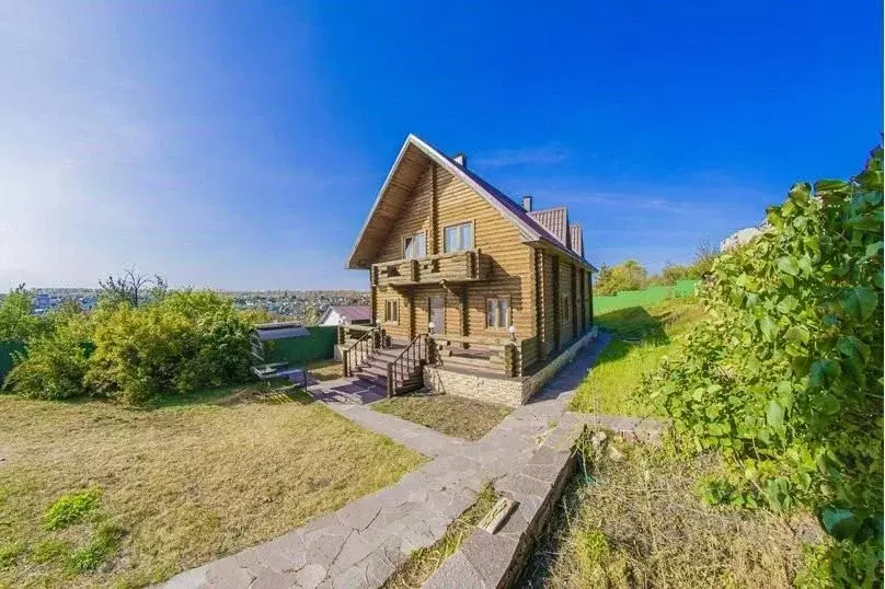 Дом в Пензенская область, Пенза ул. Энгельса, 9/1 (200 м) - Фото 1