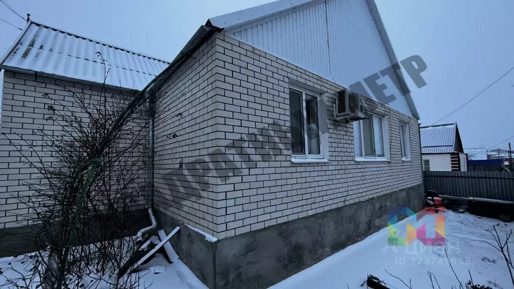 Дом в Калмыкия, Элиста Шахматная ул. (92 м) - Фото 1