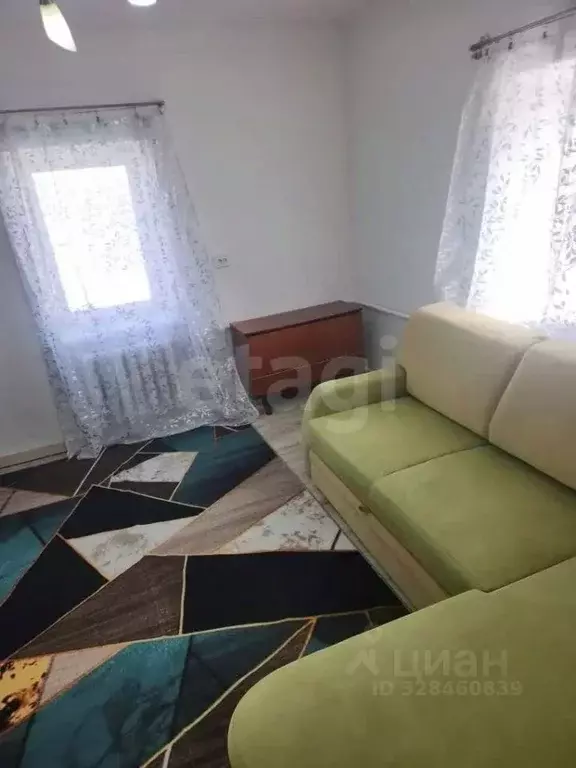 Дом в Крым, Симферопольский район, с. Мирное ул. Евпаторийская (45 м) - Фото 1