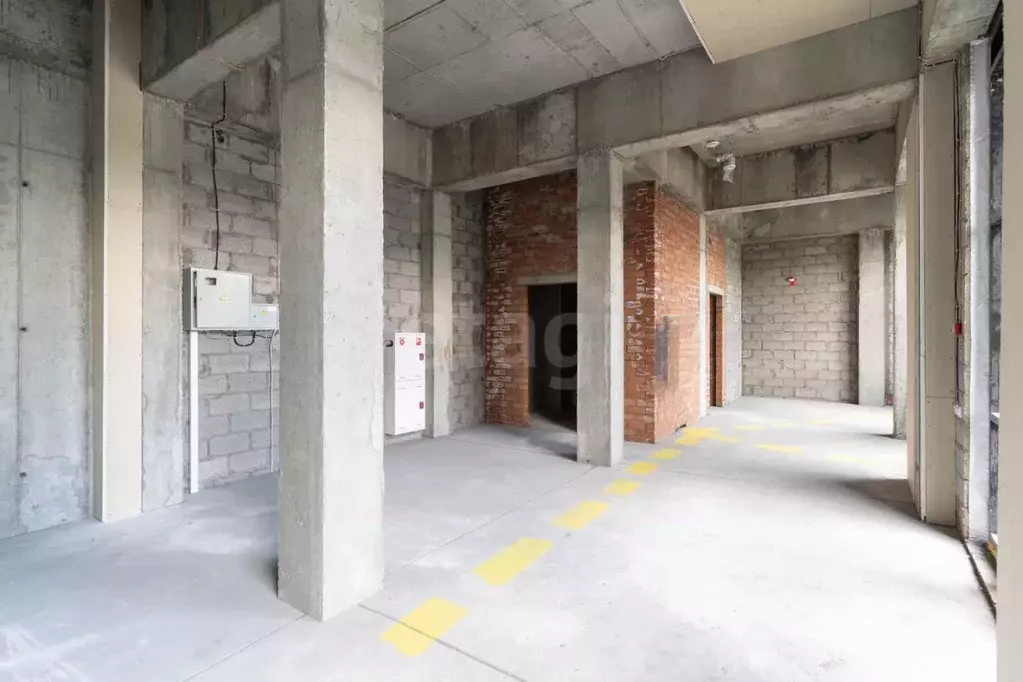 Помещение свободного назначения в Тюменская область, Тюмень ул. ... - Фото 1