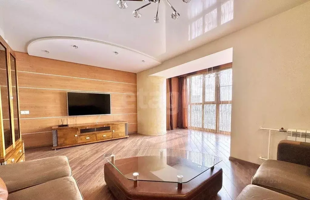 2-к кв. Кемеровская область, Новокузнецк ул. Кирова, 75 (88.6 м) - Фото 1