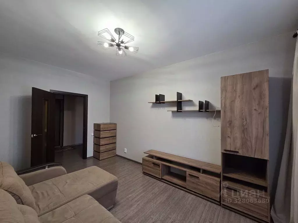 1-к кв. Пермский край, Пермь Переселенческая ул., 111 (37.8 м) - Фото 1