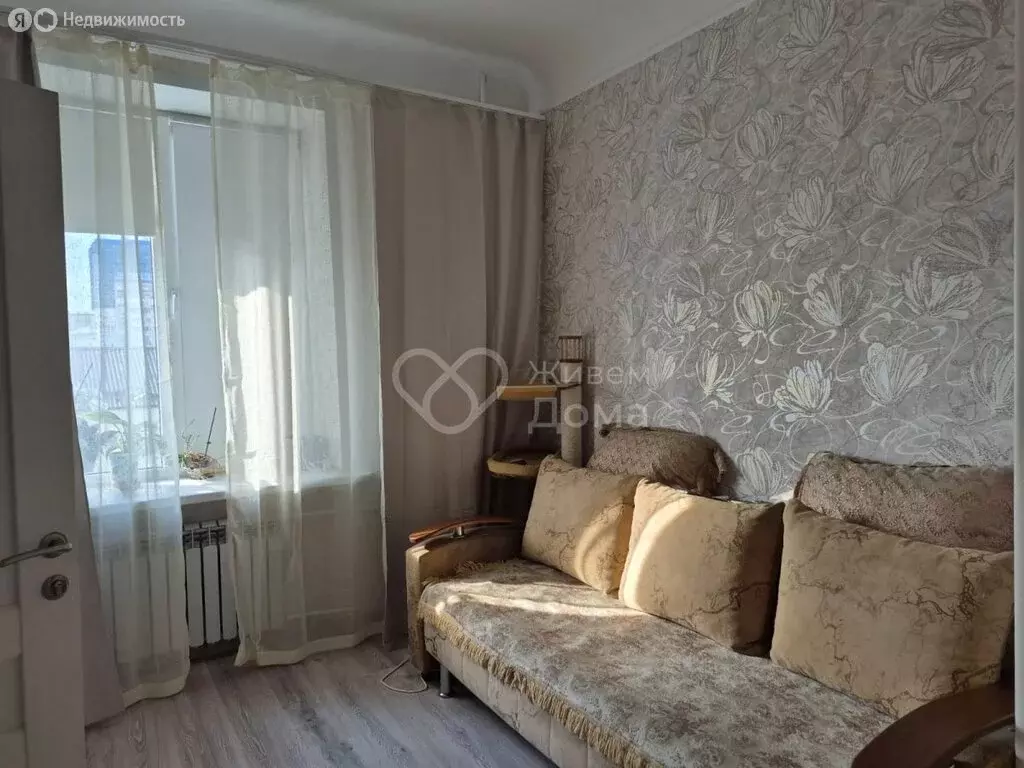 3-комнатная квартира: Волгоград, Рабоче-Крестьянская улица, 33 (74.8 ... - Фото 0