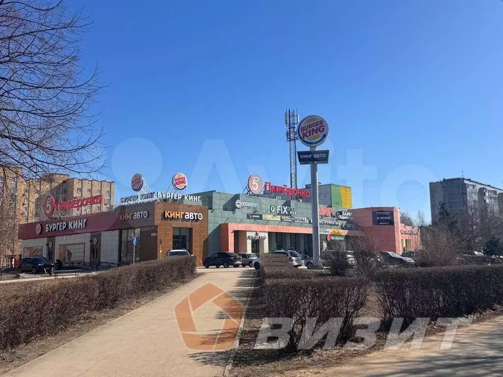 Торговая секция при входе в ТЦ - Фото 1