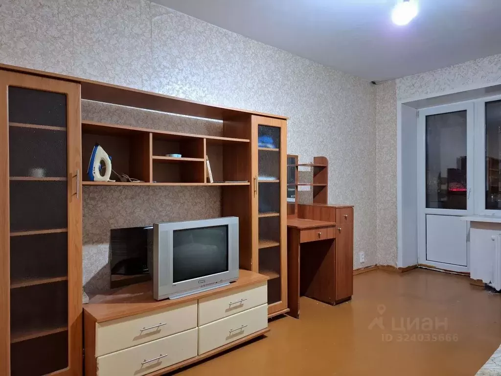 2-к кв. Кировская область, Киров ул. Защитников Отечества, 24 (44.0 м) - Фото 2