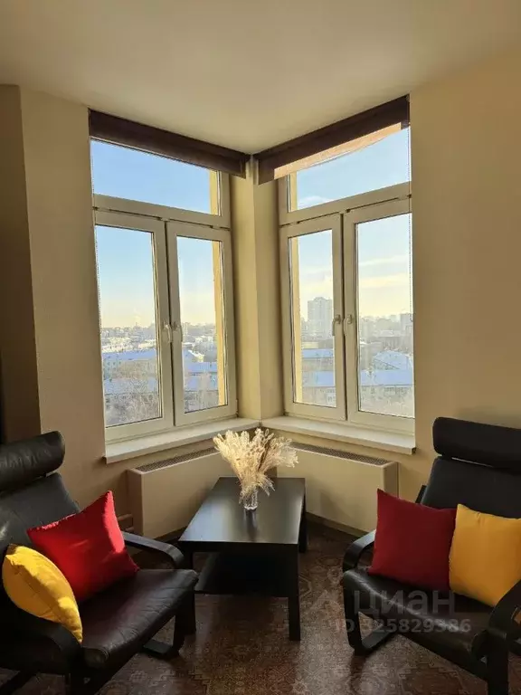 1-к кв. Свердловская область, Екатеринбург ул. Кузнечная, 83 (49.0 м) - Фото 1