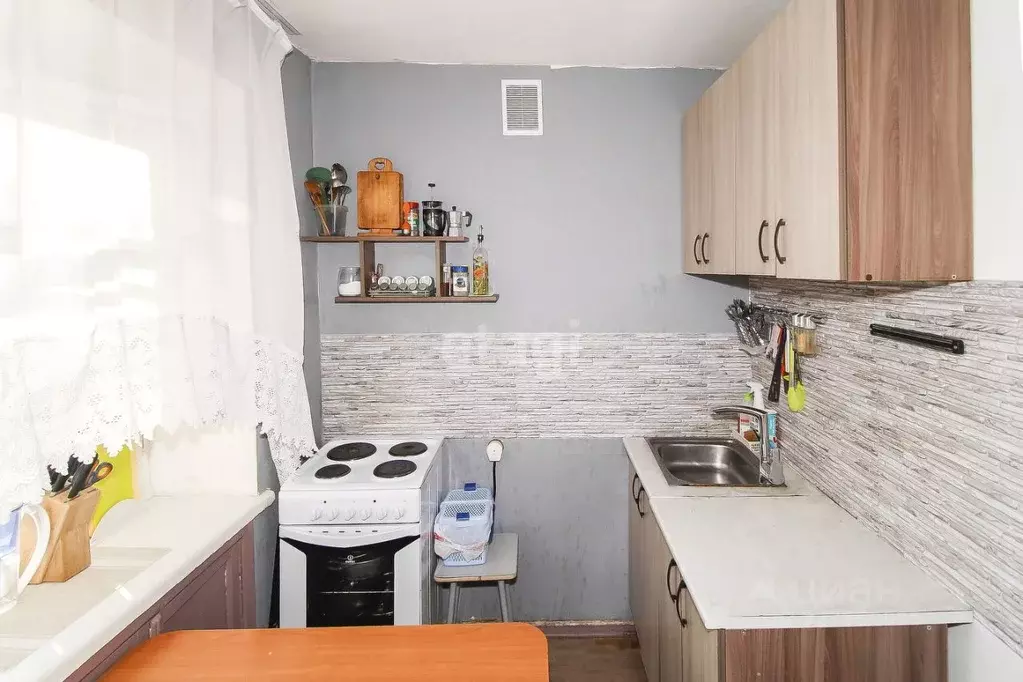 4-к кв. Тюменская область, Тюмень ул. 50 лет ВЛКСМ, 101 (59.0 м) - Фото 1