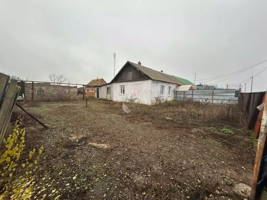 Дом в Саратовская область, Энгельсский район, Безымянское ... - Фото 1