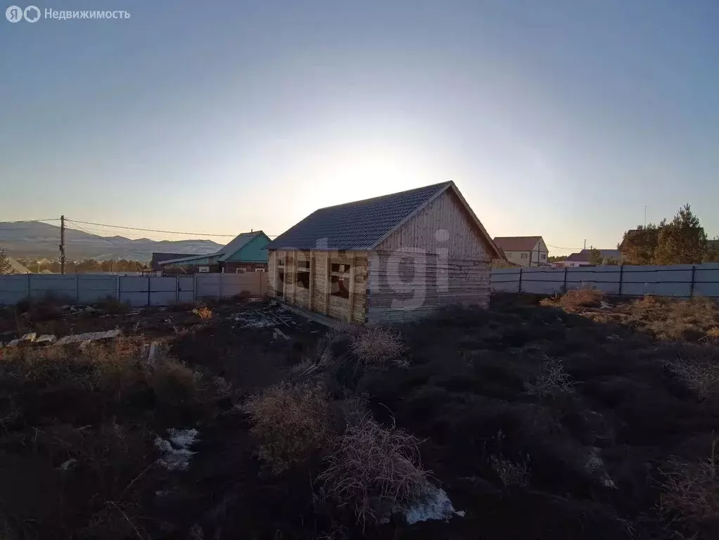Дом в село Нижний Саянтуй, ДНТ Багульник, 1-й квартал (96 м) - Фото 1