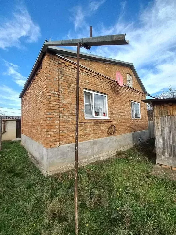 Дом в Краснодарский край, Новокубанск  (99 м) - Фото 1