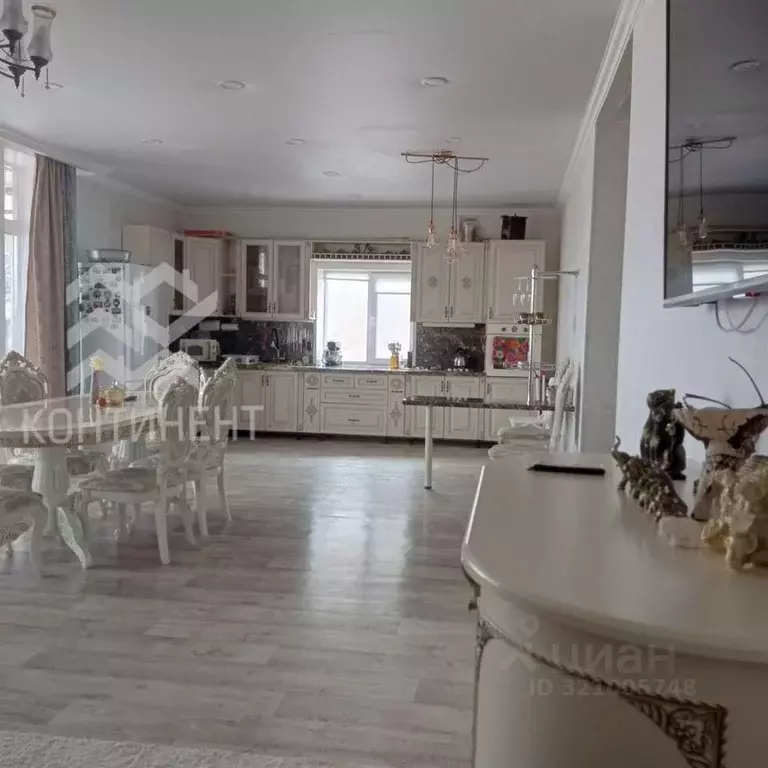 Дом в Крым, Сакский район, с. Воробьево пер. Школьный (250 м) - Фото 1