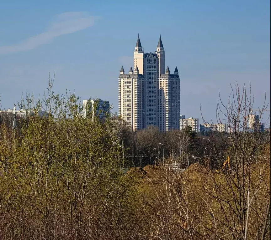 Продается 4-комнатная квартира - Фото 1
