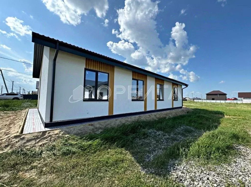 Дом в Тюменская область, Тюменский район, д. Якуши ул. А. Алиш (80 м) - Фото 1