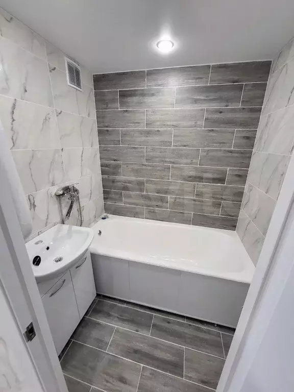 1-к. квартира, 33 м, 7/9 эт. - Фото 0
