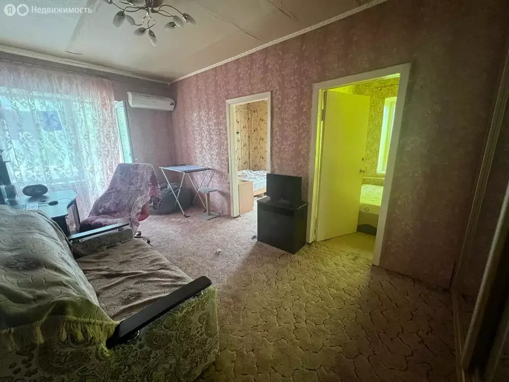 3-комнатная квартира: Шахты, улица Евгения Кобылкина, 14 (56.7 м) - Фото 0