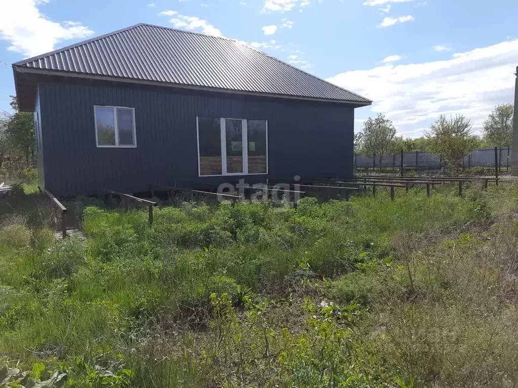 Дом в Саратовская область, Энгельсский район, Красноярское ... - Фото 1