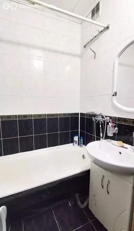 3-комнатная квартира: Чебоксары, улица Лебедева, 19 (66 м) - Фото 1