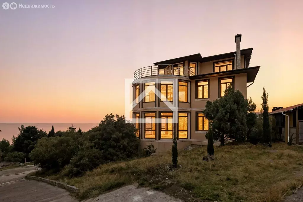 Дом в Республика Крым, муниципальный округ Ялта, посёлок городского ... - Фото 1