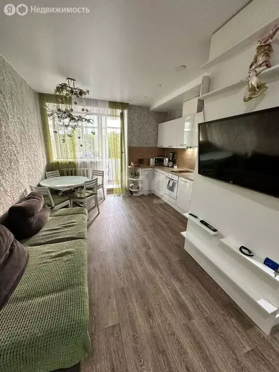 2-комнатная квартира: Черногорск, проспект Космонавтов, 8 (55 м) - Фото 1
