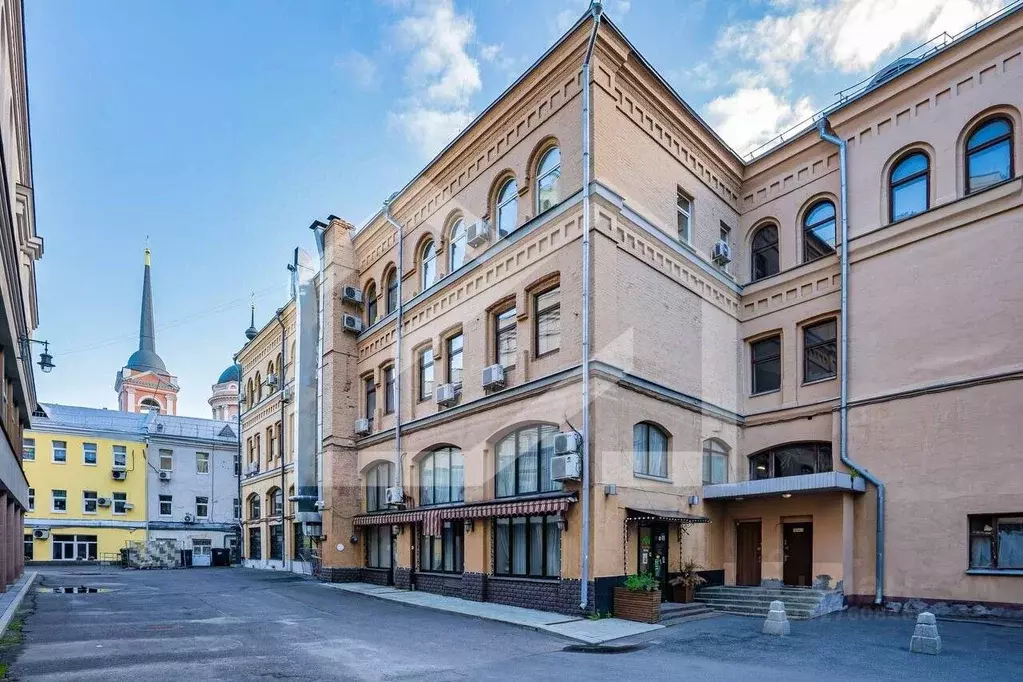 Торговая площадь в Москва Большой Черкасский пер., 13С4 (241 м) - Фото 1