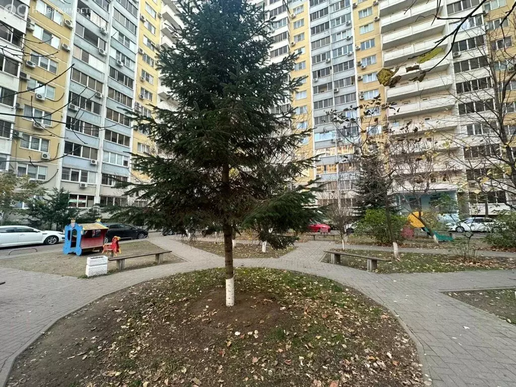 2-комнатная квартира: Краснодар, проезд Репина, 28 (66.63 м) - Фото 1