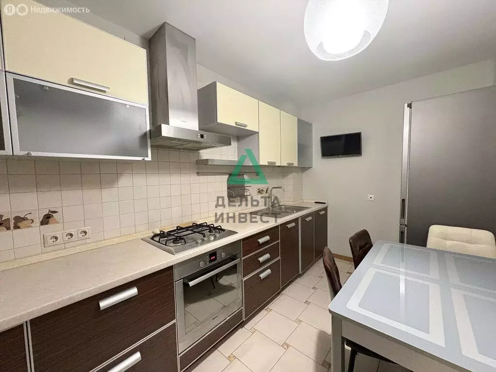 3-комнатная квартира: Уфа, Комсомольская улица, 18 (68.9 м) - Фото 1