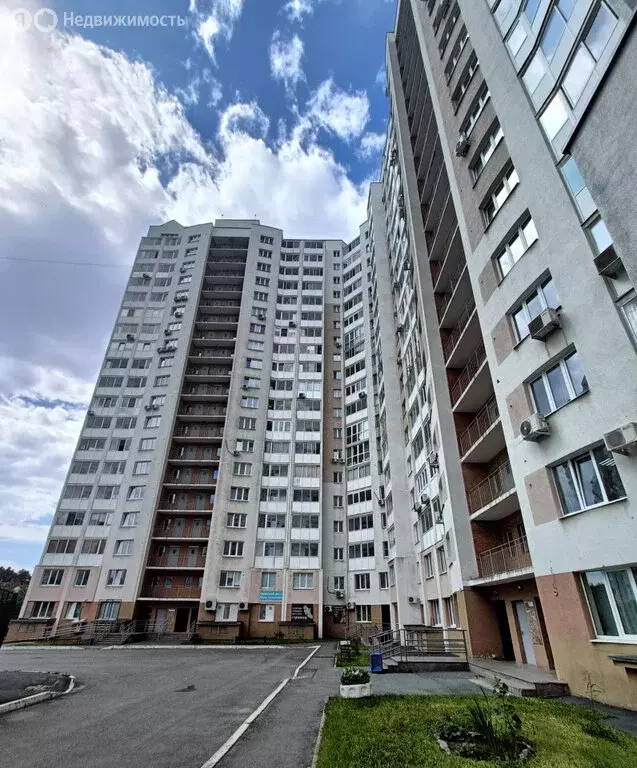3-комнатная квартира: Екатеринбург, улица Чкалова, 241 (80 м) - Фото 0