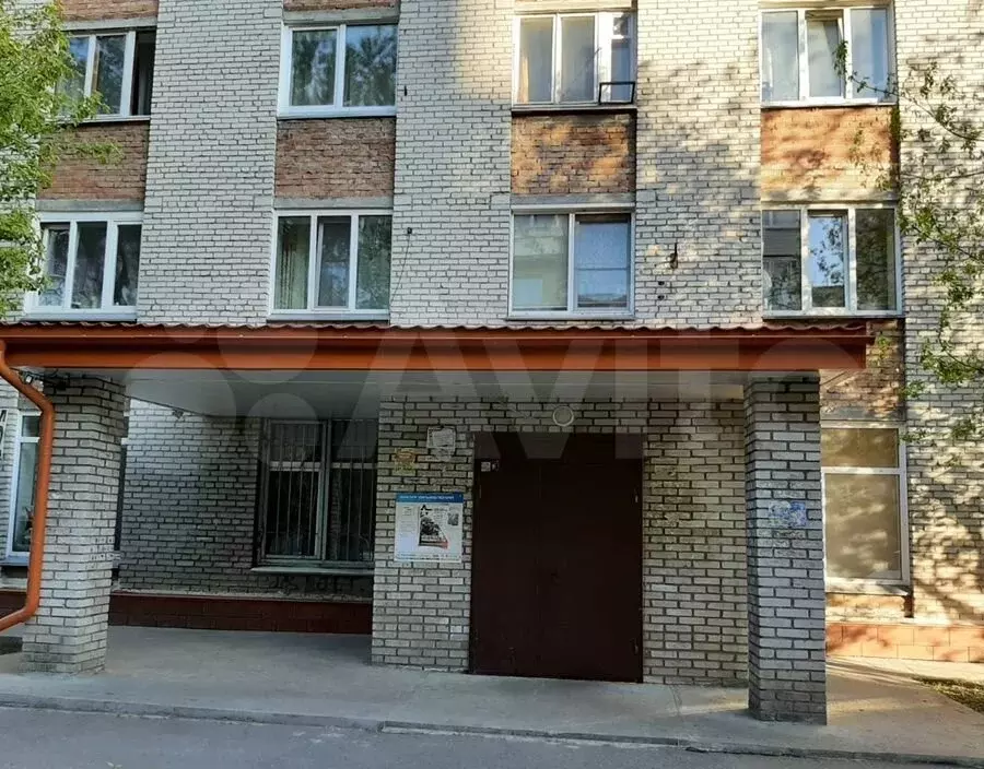Комната 12,8 м в 4-к., 2/5 эт. - Фото 1