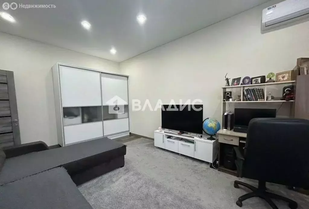 3-комнатная квартира: село Бехтеевка, улица Дорошенко, 1А (81.7 м) - Фото 1