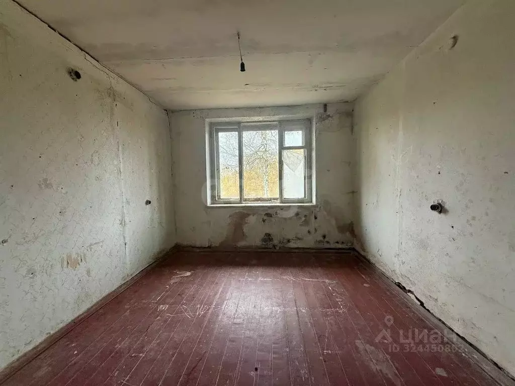 3-к кв. Ленинградская область, Тихвинское городское поселение, д. ... - Фото 1