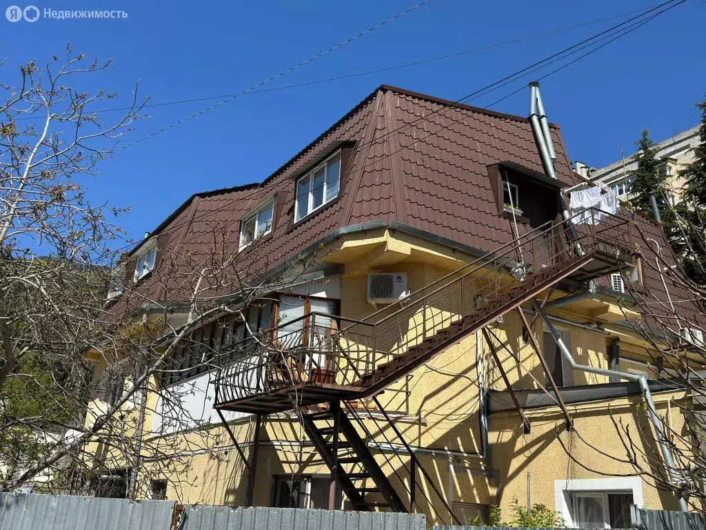 2-комнатная квартира: Ялта, улица Красных Партизан, 24 (27.9 м) - Фото 0