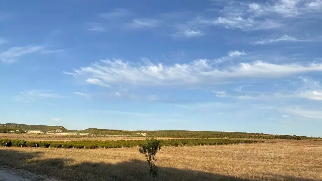 Участок в Крым, Бахчисарайский район, Верхореченское с/пос, с. ... - Фото 1