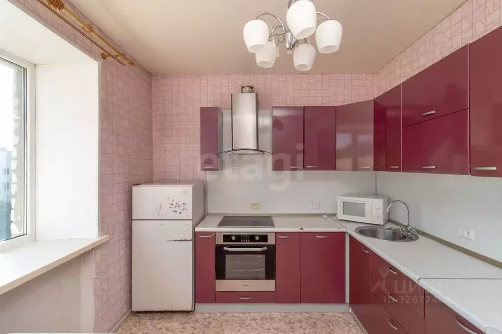 3-к кв. Тюменская область, Тюмень Мелиораторов мкр, ул. Мелиораторов, ... - Фото 1