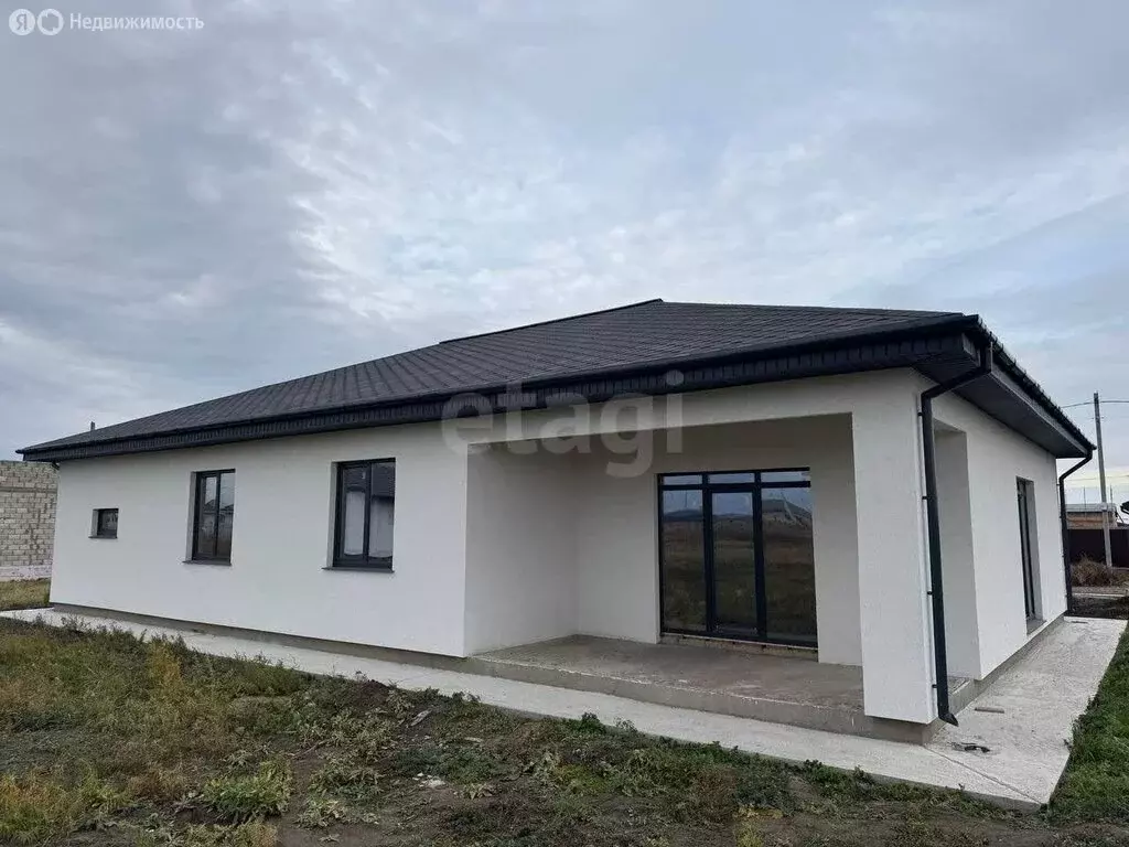 Дом в село Подстепки, улица Независимости (170 м) - Фото 1