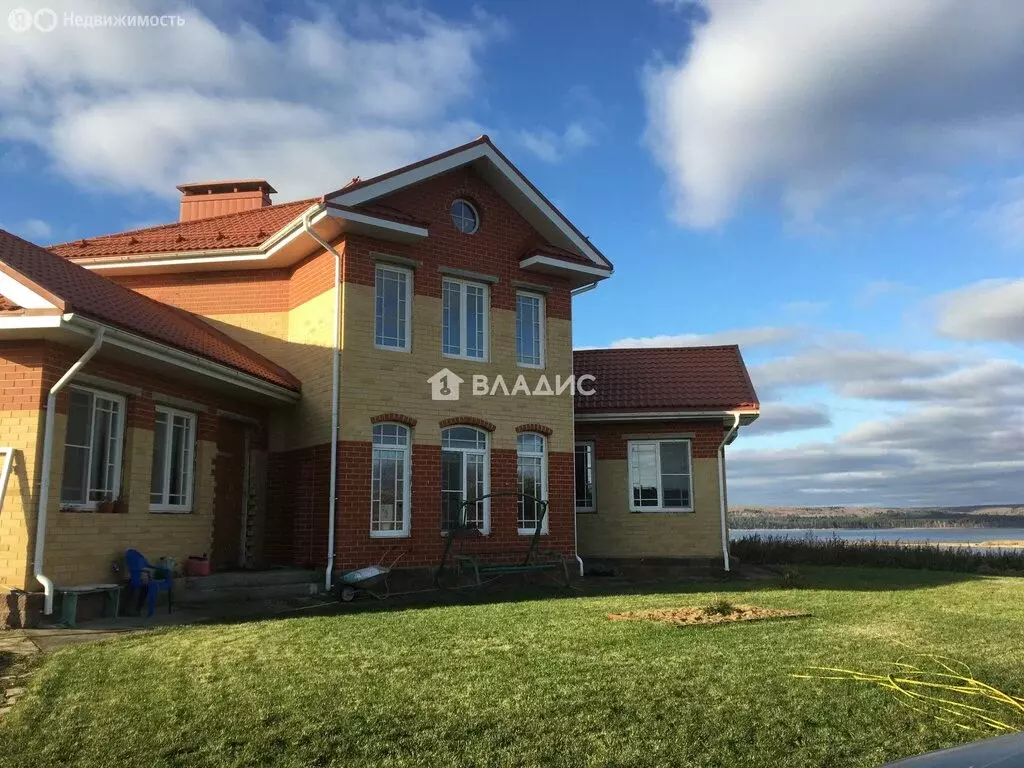 Дом в село Старая Яксарка, Советская улица, 93 (230 м) - Фото 1