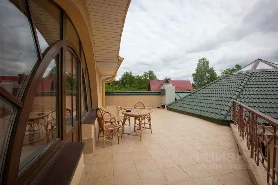 Дом в Санкт-Петербург, Санкт-Петербург, Павловск  (650 м) - Фото 1