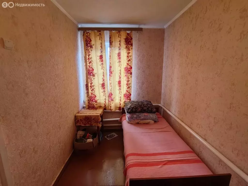 Дом в село Красный Октябрь, Дорожная улица (64 м) - Фото 1