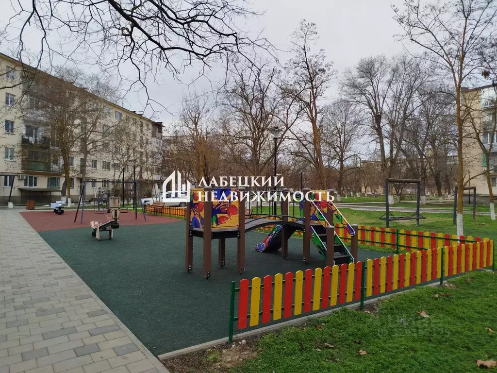2-к кв. Крым, Евпатория городской округ, Мирный пгт ул. Сырникова, 6 ... - Фото 1