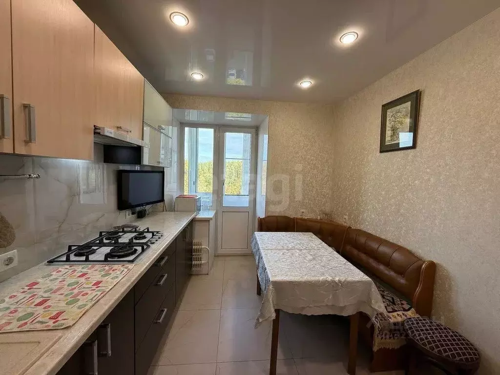 3-к кв. Владимирская область, Ковров ул. Маяковского, 24 (72.8 м) - Фото 0