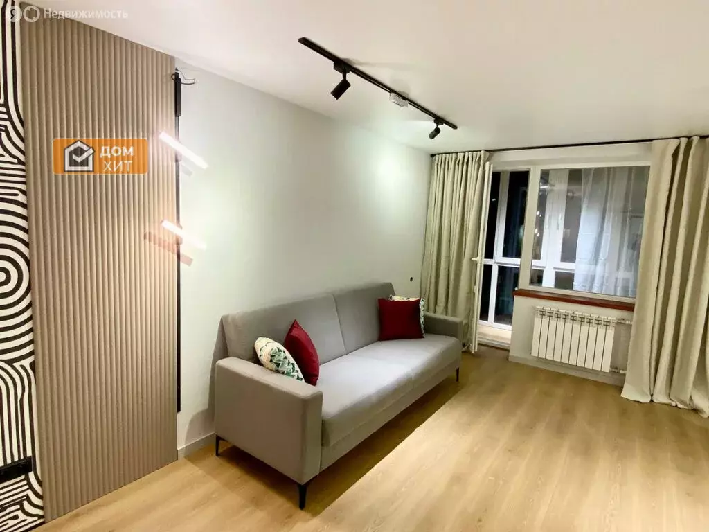 2-комнатная квартира: Симферополь, улица Тренёва, 8 (60 м) - Фото 0