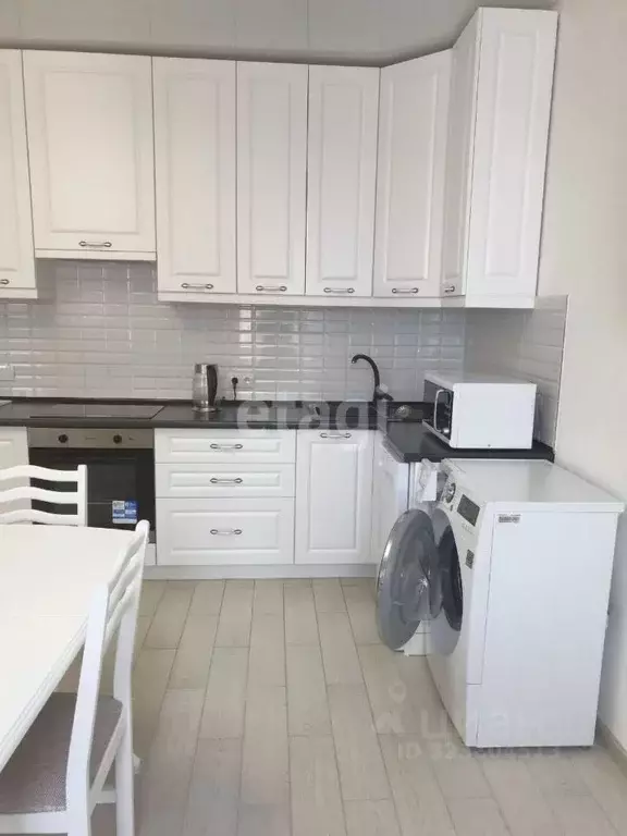 2-к кв. Тюменская область, Тюмень ул. Карла Маркса, 8 (65.0 м) - Фото 1