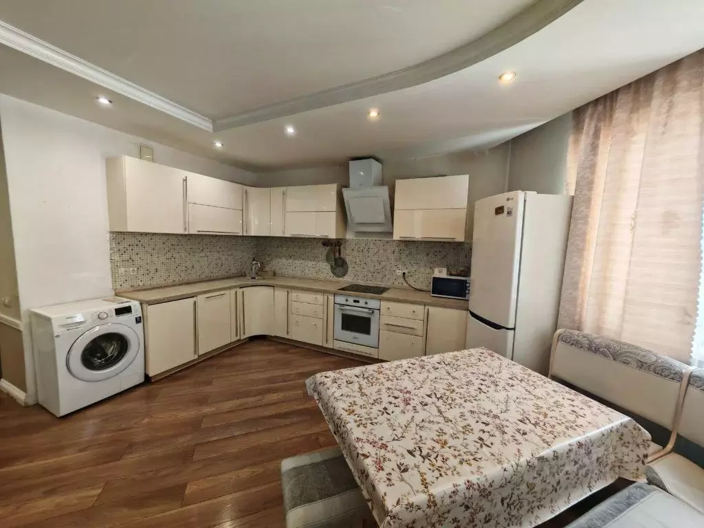 3-к кв. Новосибирская область, Новосибирск ул. Дмитрия Шамшурина, 1 ... - Фото 0