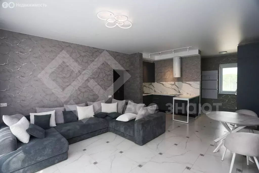 3-комнатная квартира: посёлок Западный, микрорайон Привилегия, ... - Фото 1