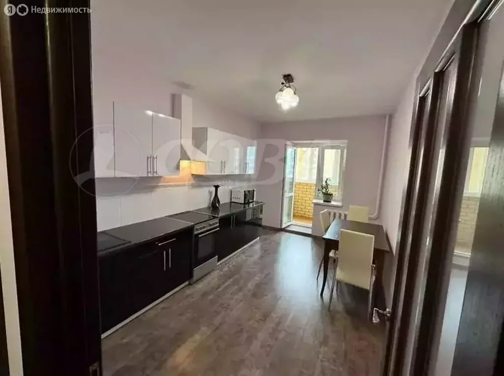 2-комнатная квартира: Тюмень, улица Московский Тракт, 83к4 (64 м) - Фото 0