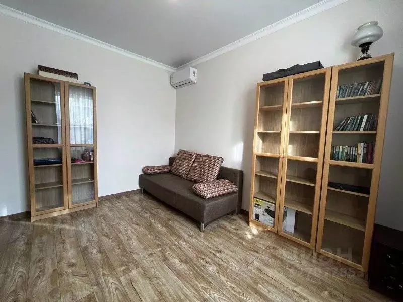 Дом в Краснодарский край, Краснодар ул. Имени Писателя Г.И. Василенко, ... - Фото 1